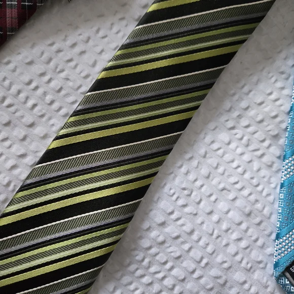 Bundle Five Assorted Ties - Picture 8 of 10